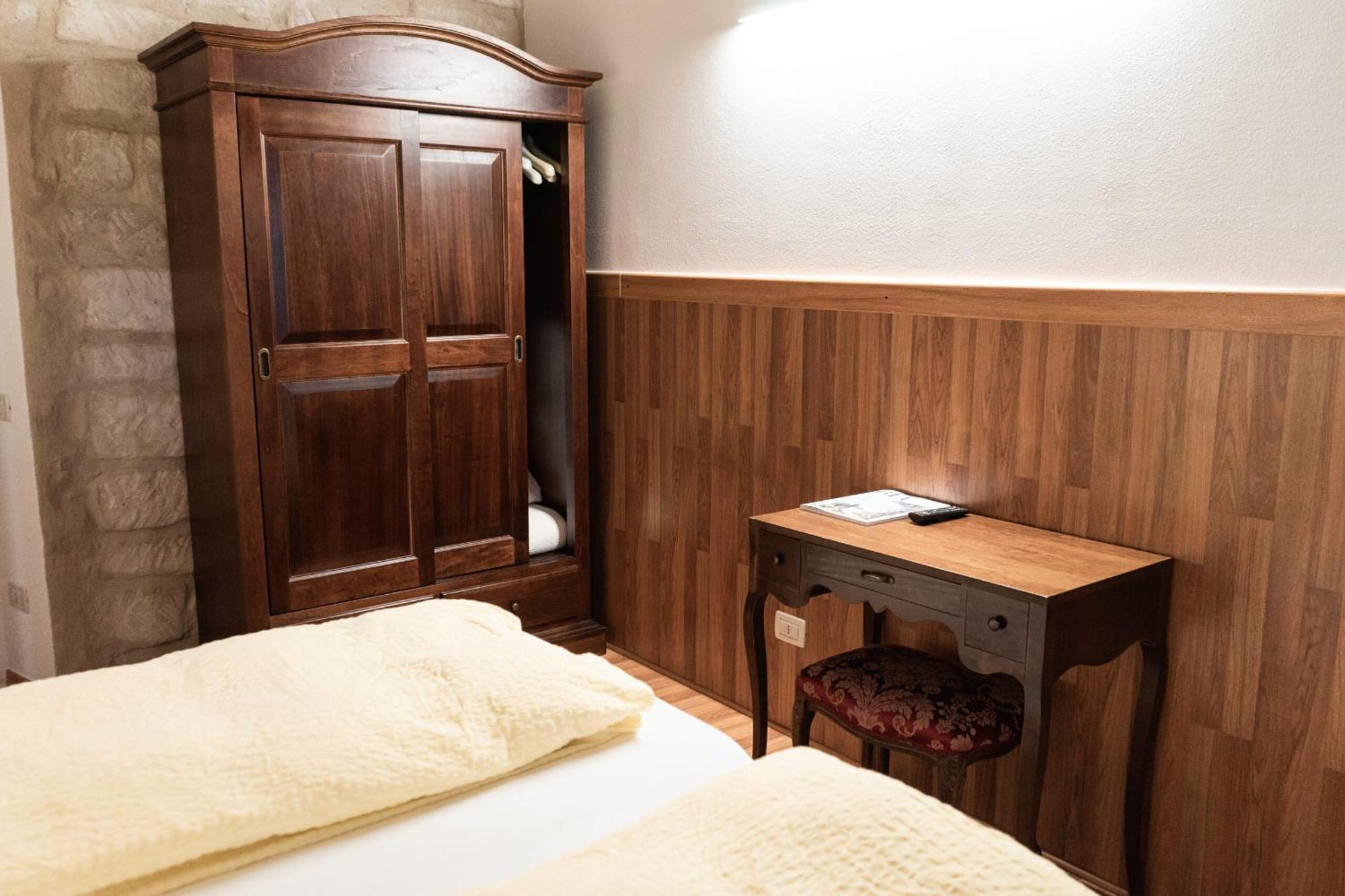 Albergo Garni Orchidea Riva del Garda Exterior photo