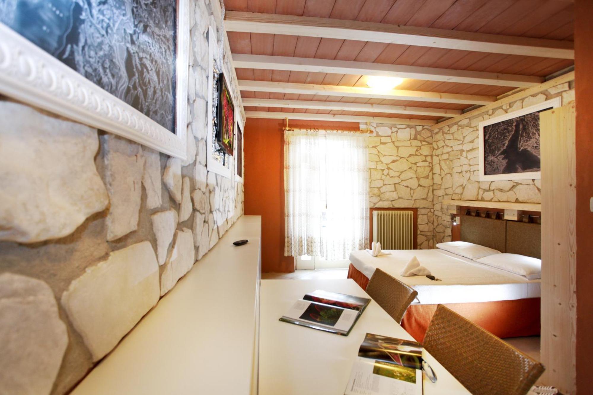 Albergo Garni Orchidea Riva del Garda Exterior photo