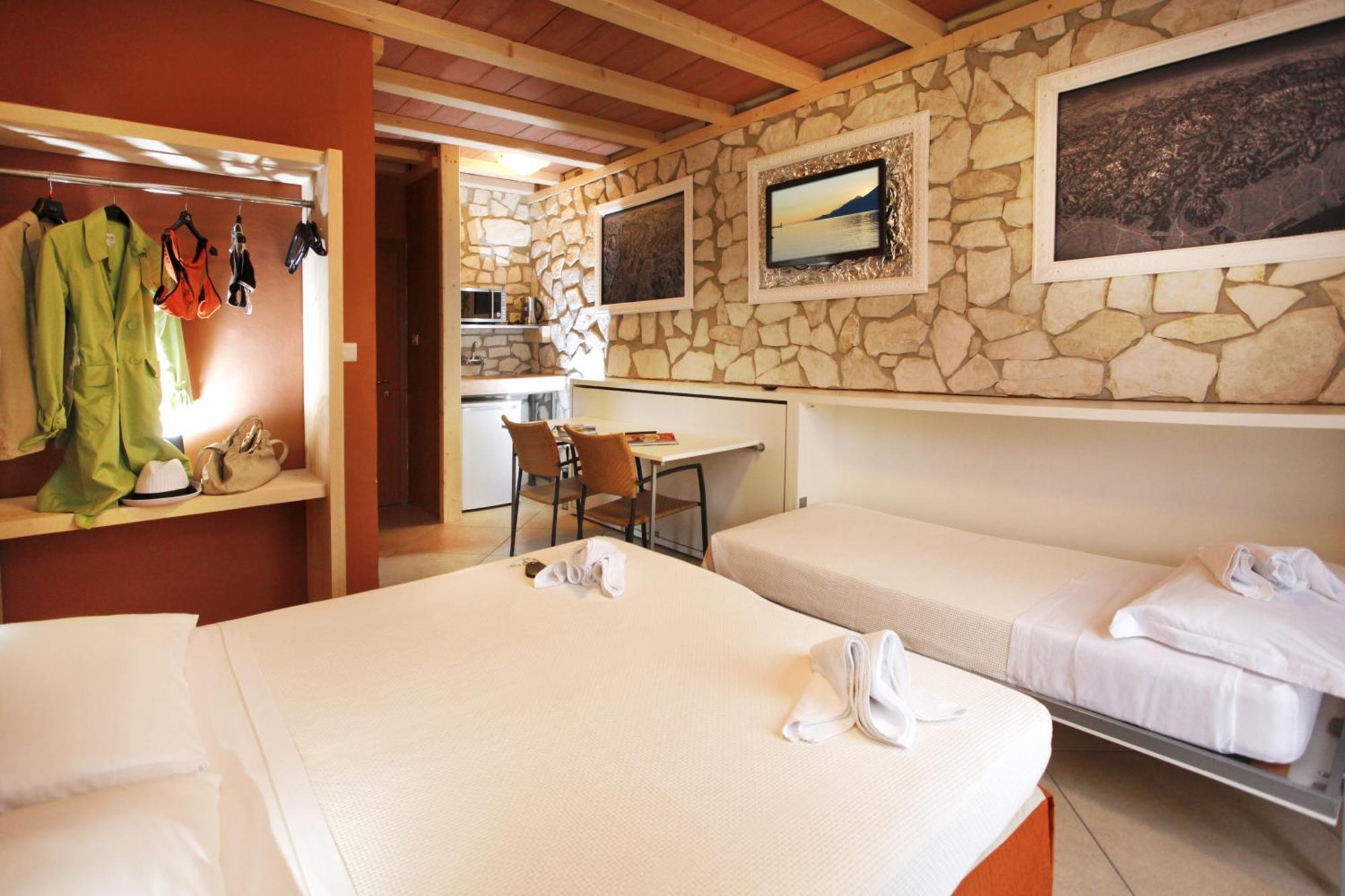 Albergo Garni Orchidea Riva del Garda Exterior photo