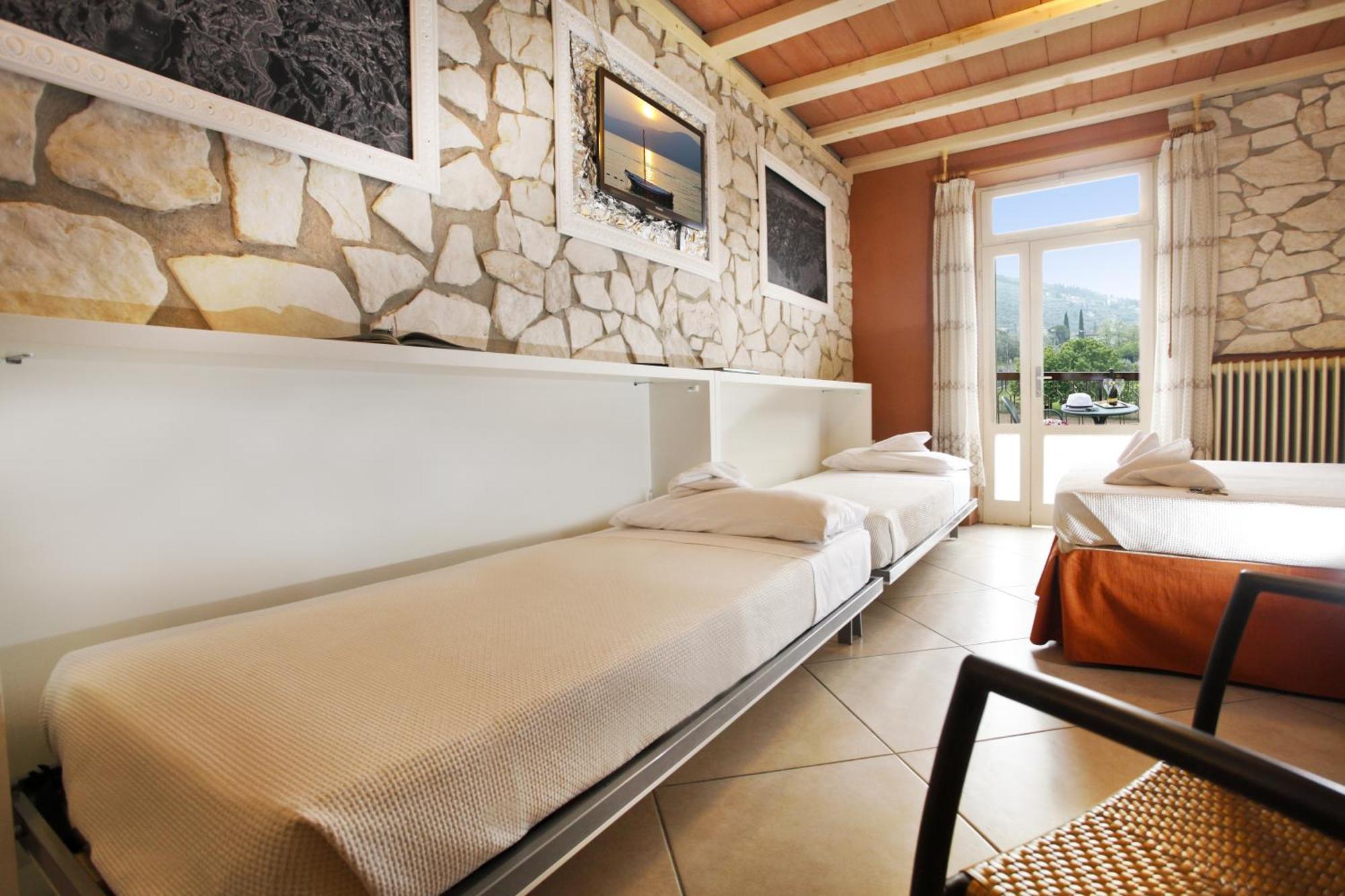 Albergo Garni Orchidea Riva del Garda Exterior photo