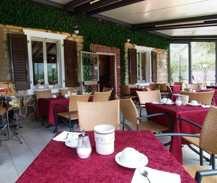 Albergo Garni Orchidea Riva del Garda Exterior photo