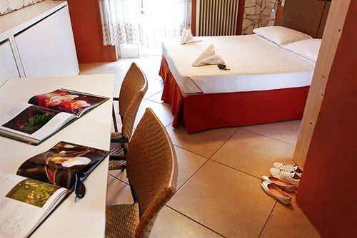 Albergo Garni Orchidea Riva del Garda Exterior photo