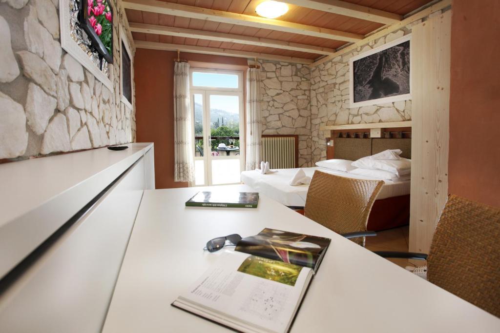 Albergo Garni Orchidea Riva del Garda Room photo