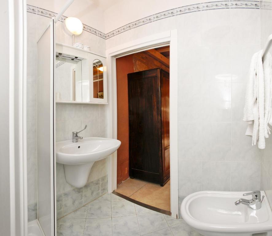 Albergo Garni Orchidea Riva del Garda Room photo
